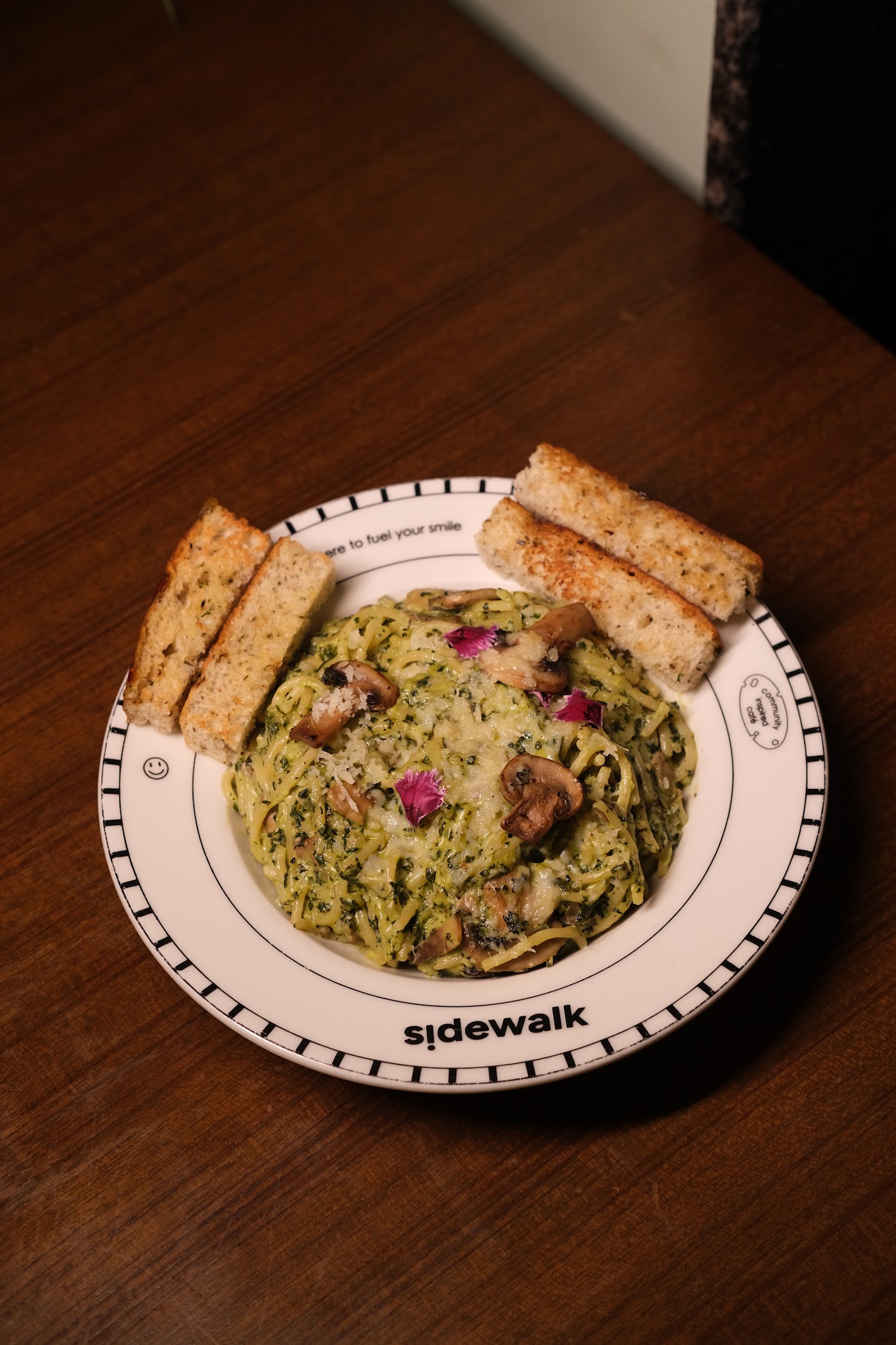 Spaghetti in Mushroom Florentine